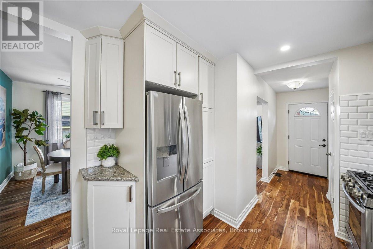 14 Cavell Avenue, Toronto, Ontario  M8V 1P2 - Photo 18 - W13025050