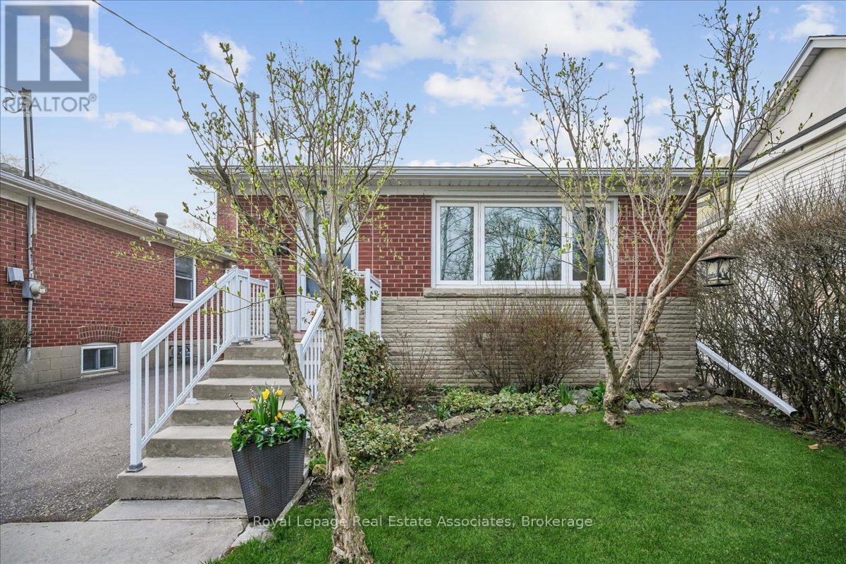 14 Cavell Avenue, Toronto, Ontario  M8V 1P2 - Photo 2 - W13025050