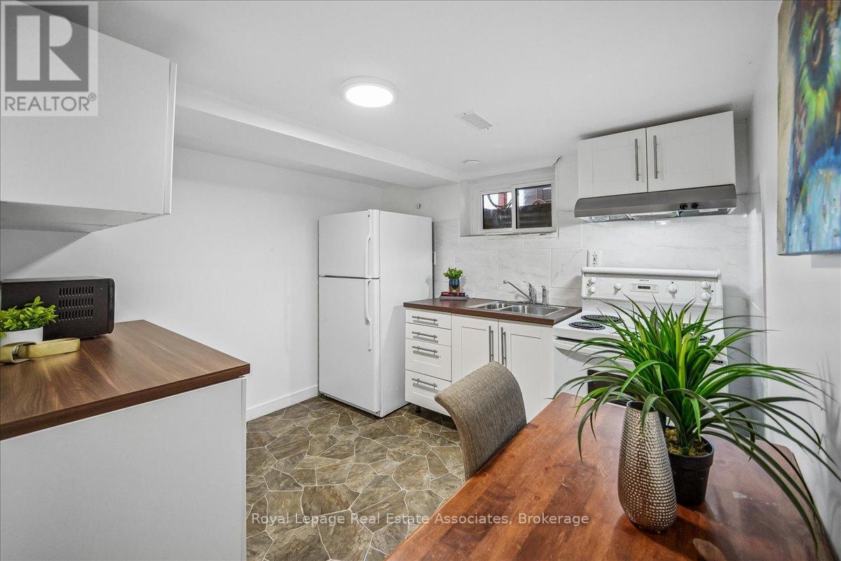 14 Cavell Avenue, Toronto, Ontario  M8V 1P2 - Photo 31 - W13025050