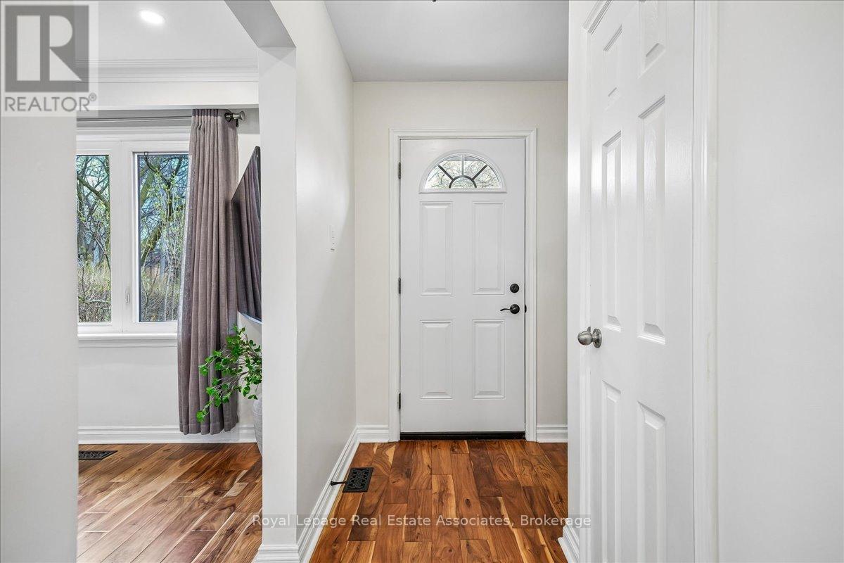 14 Cavell Avenue, Toronto, Ontario  M8V 1P2 - Photo 6 - W13025050