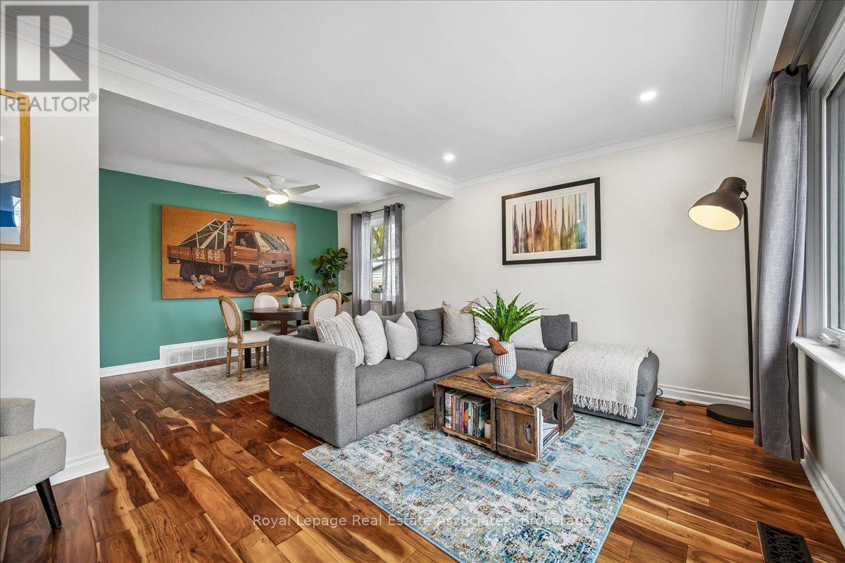 14 Cavell Avenue, Toronto, Ontario  M8V 1P2 - Photo 8 - W13025050