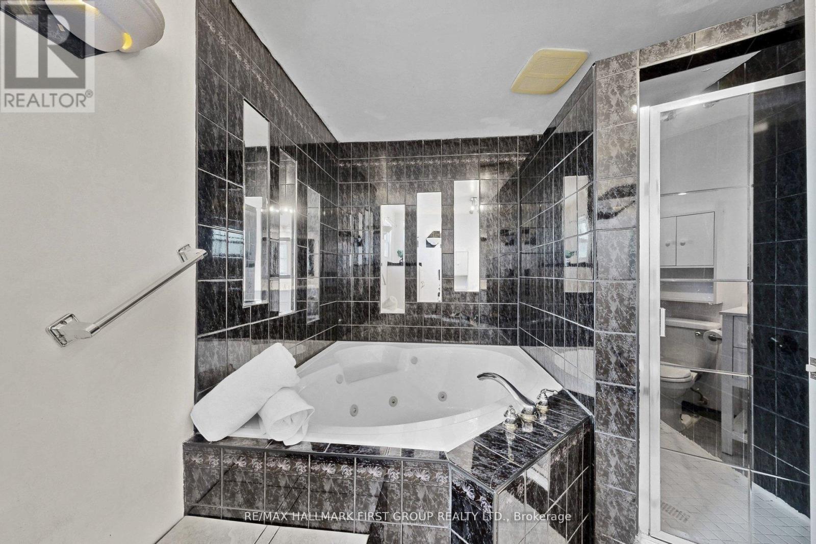 103 Nancy Mccredie Drive, Brampton (Brampton West), Ontario  L6X 2N4 - Photo 33 - W13025108