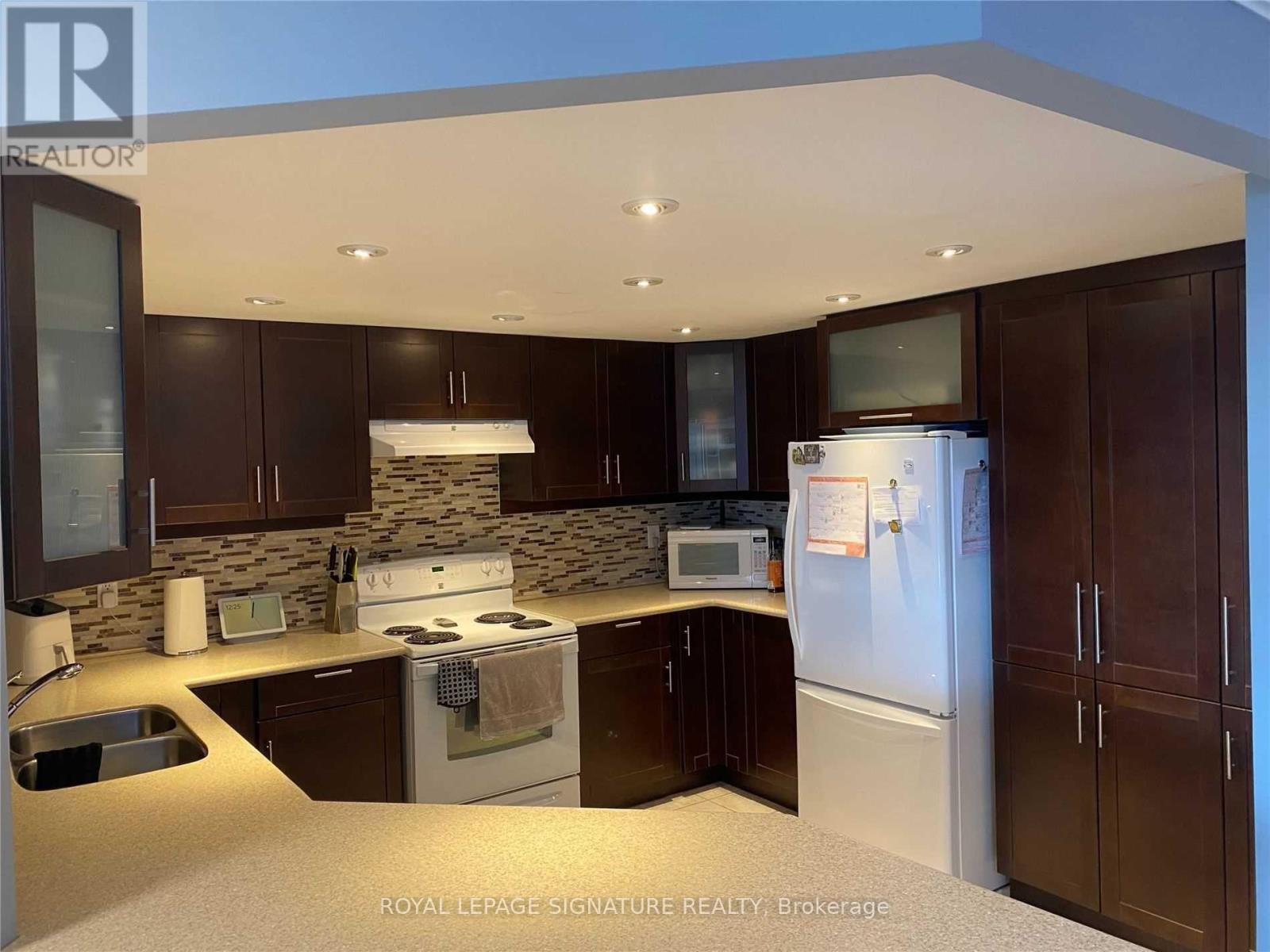 908 - 20 Mcfarlane Drive, Halton Hills, Ontario  L7G 5J8 - Photo 2 - W13025136