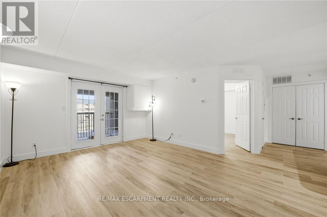 308 - 1411 Walkers Line, Burlington, Ontario  L7M 4P5 - Photo 4 - W13025152