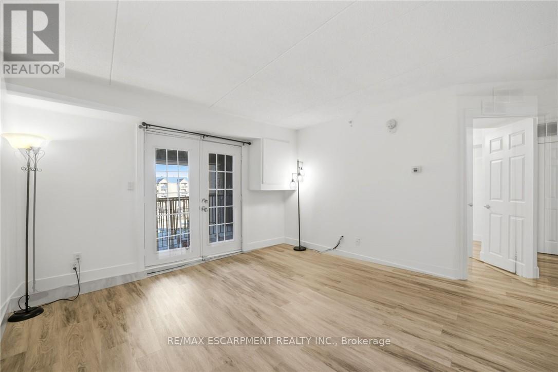 308 - 1411 Walkers Line, Burlington, Ontario  L7M 4P5 - Photo 5 - W13025152