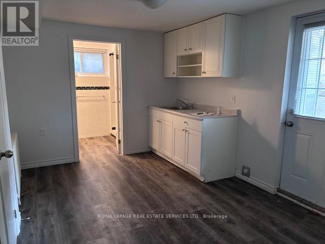 994 Kipling Avenue, Toronto, Ontario  M9B 3L2 - Photo 2 - W13025160