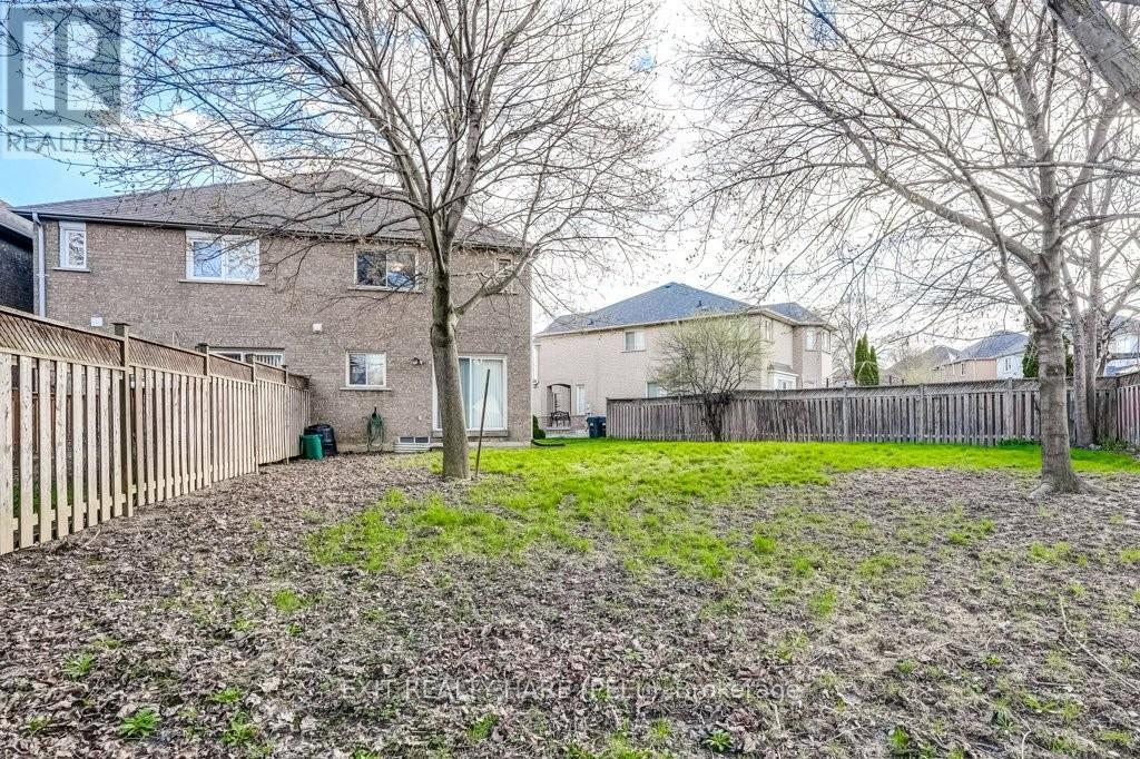 86 Lent Crescent, Brampton (Fletcher's West), Ontario  L6Y 4X7 - Photo 36 - W13025162