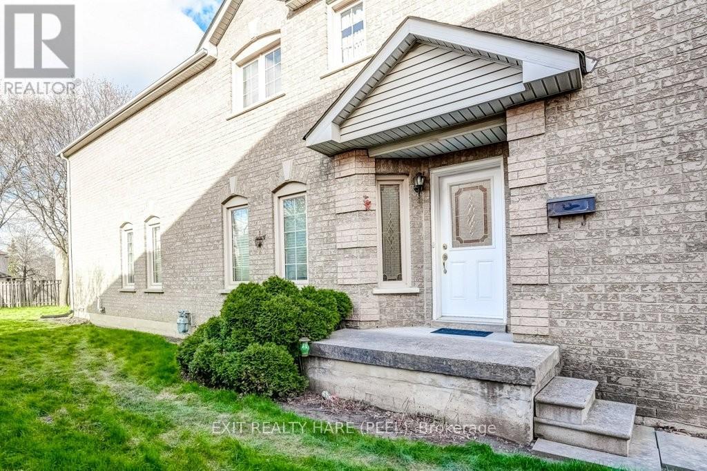 86 Lent Crescent, Brampton (Fletcher's West), Ontario  L6Y 4X7 - Photo 4 - W13025162