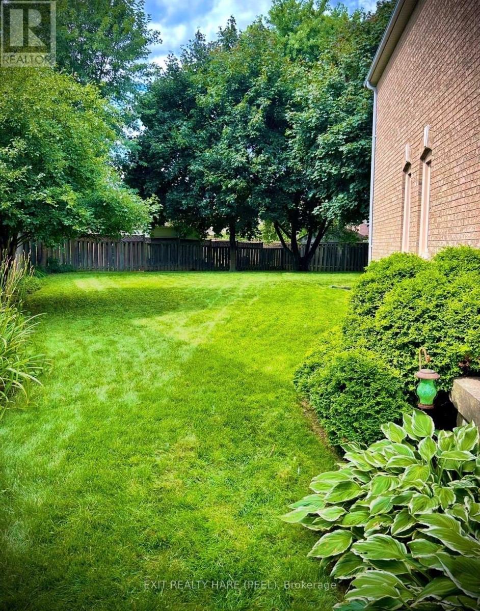 86 Lent Crescent, Brampton (Fletcher's West), Ontario  L6Y 4X7 - Photo 5 - W13025162