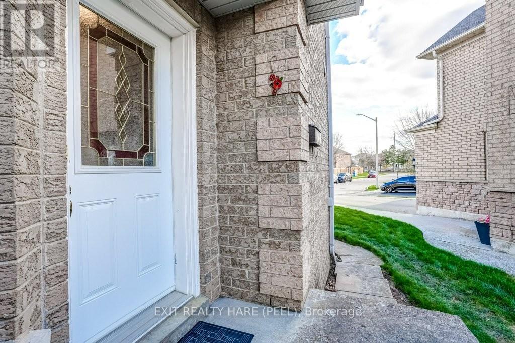 86 Lent Crescent, Brampton (Fletcher's West), Ontario  L6Y 4X7 - Photo 8 - W13025162