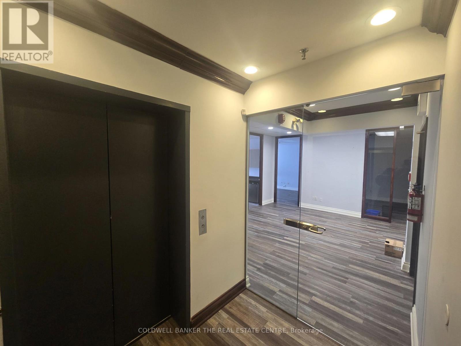 3/300 - 5025 Orbitor Drive, Mississauga, Ontario  L4W 4Y5 - Photo 2 - W13025196