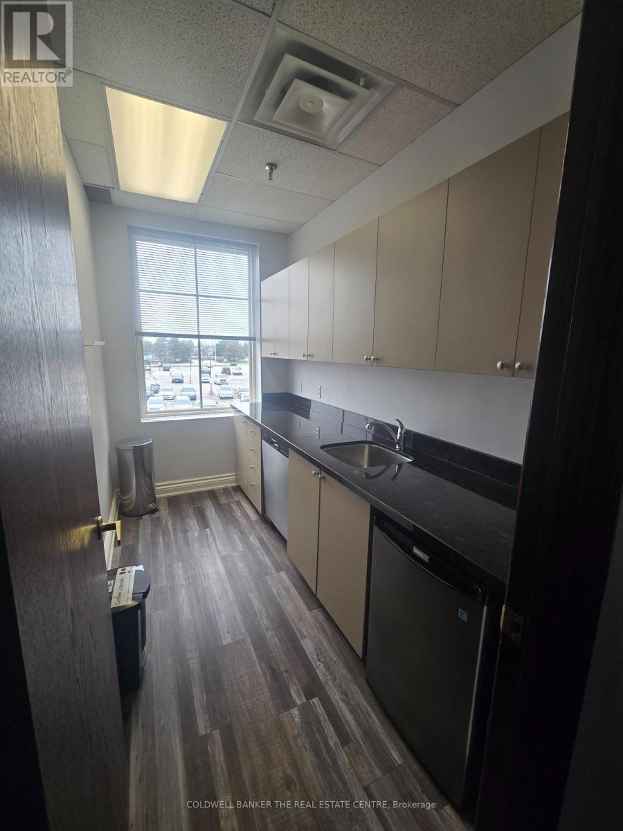 3/300 - 5025 Orbitor Drive, Mississauga, Ontario  L4W 4Y5 - Photo 7 - W13025196