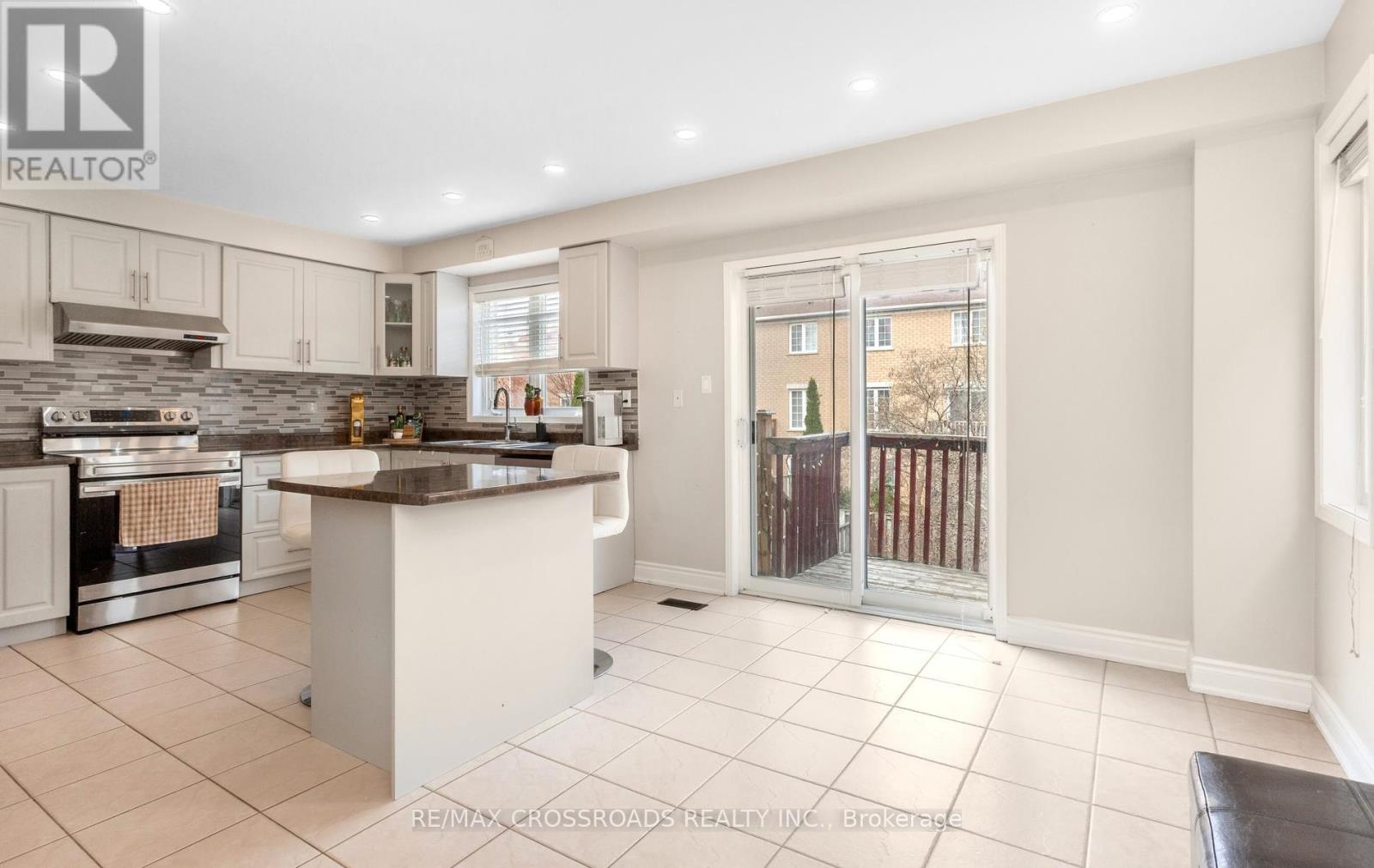 21 Cedarvalley Boulevard, Brampton, Ontario  L7A 1N7 - Photo 10 - W13025318