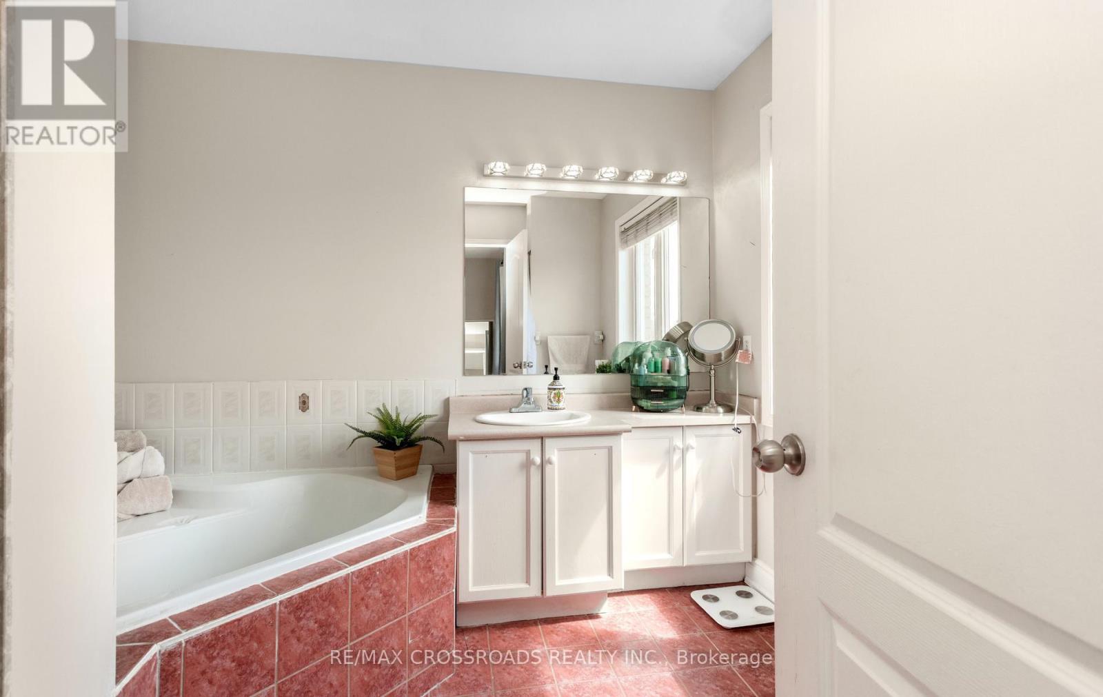 21 Cedarvalley Boulevard, Brampton, Ontario  L7A 1N7 - Photo 24 - W13025318