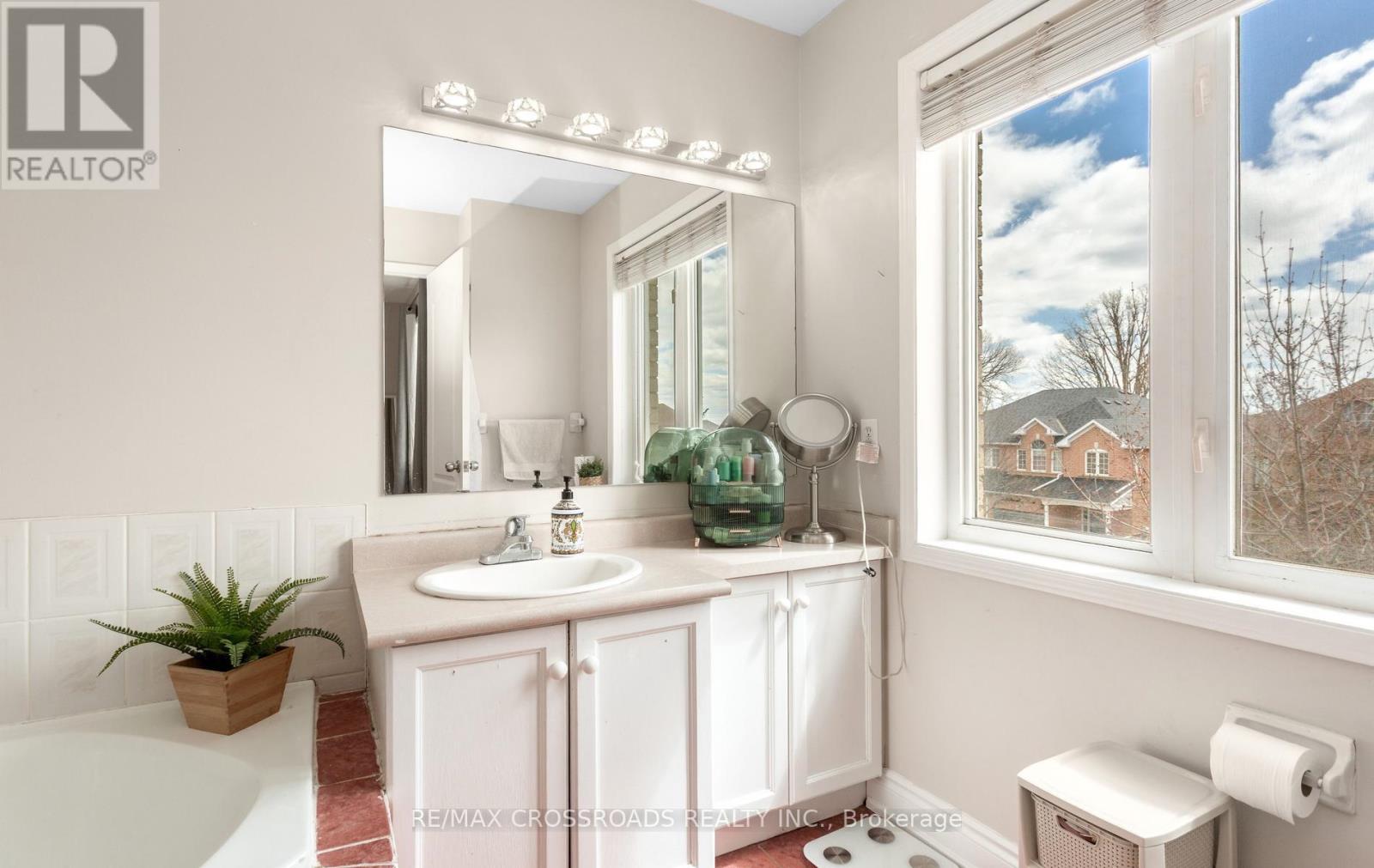 21 Cedarvalley Boulevard, Brampton, Ontario  L7A 1N7 - Photo 25 - W13025318