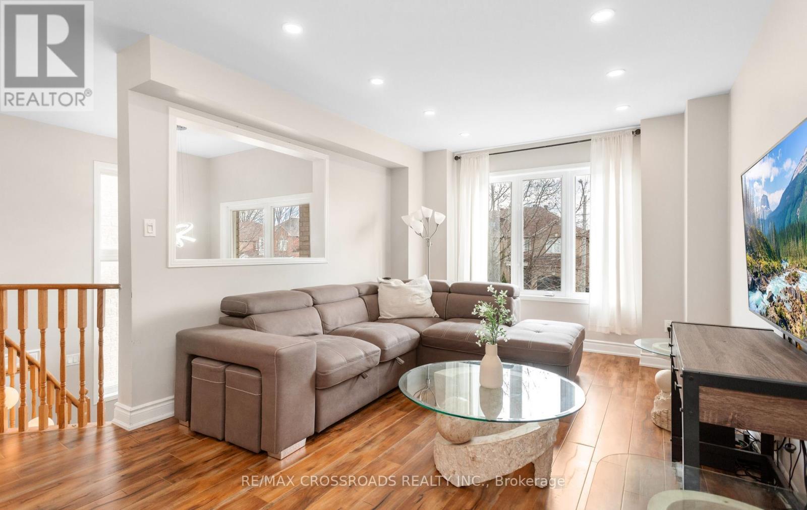 21 Cedarvalley Boulevard, Brampton, Ontario  L7A 1N7 - Photo 5 - W13025318