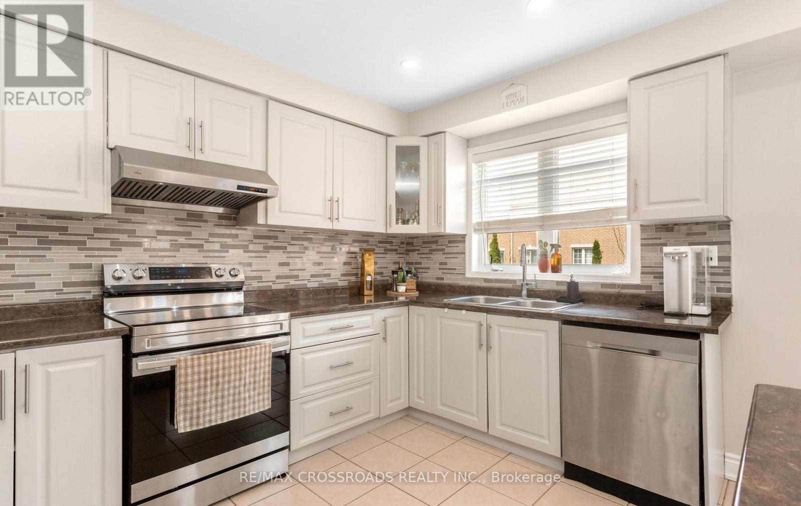 21 Cedarvalley Boulevard, Brampton, Ontario  L7A 1N7 - Photo 9 - W13025318