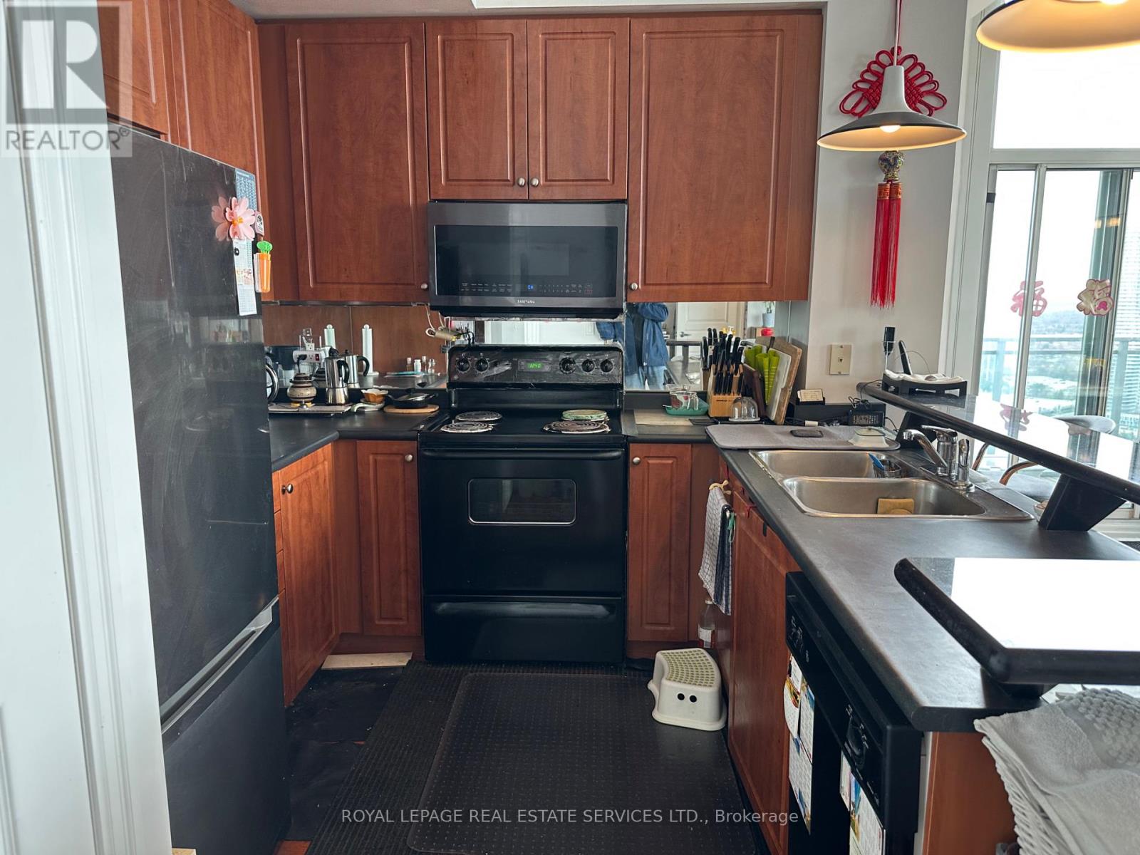 3302 - 220 Burnhamthorpe Road W, Mississauga, Ontario  L5B 4N4 - Photo 10 - W13025324