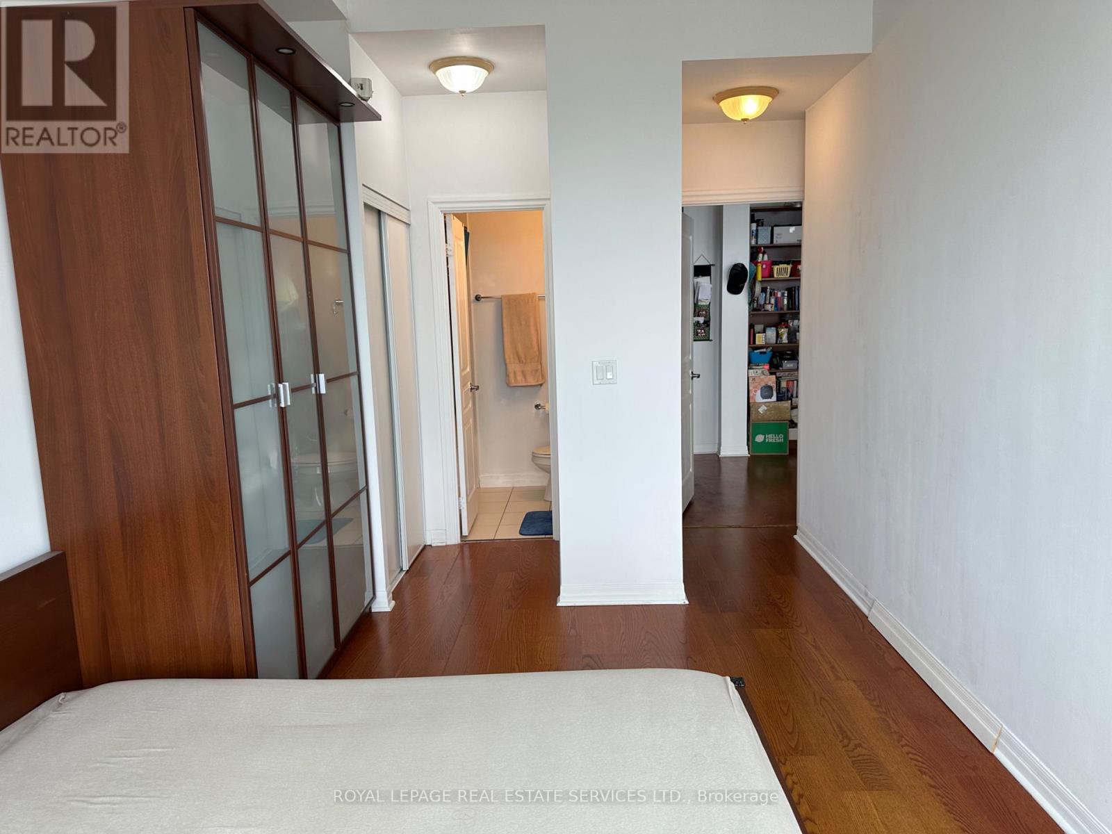 3302 - 220 Burnhamthorpe Road W, Mississauga, Ontario  L5B 4N4 - Photo 17 - W13025324