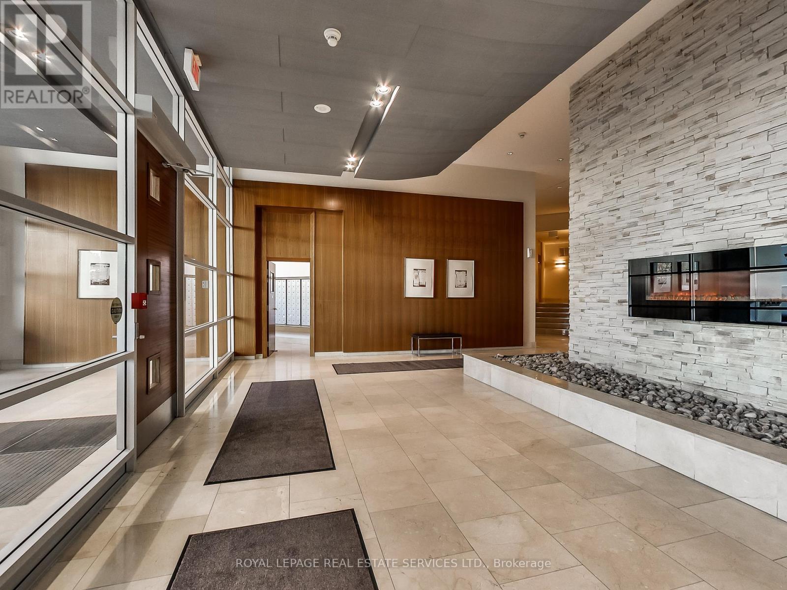 3302 - 220 Burnhamthorpe Road W, Mississauga, Ontario  L5B 4N4 - Photo 25 - W13025324