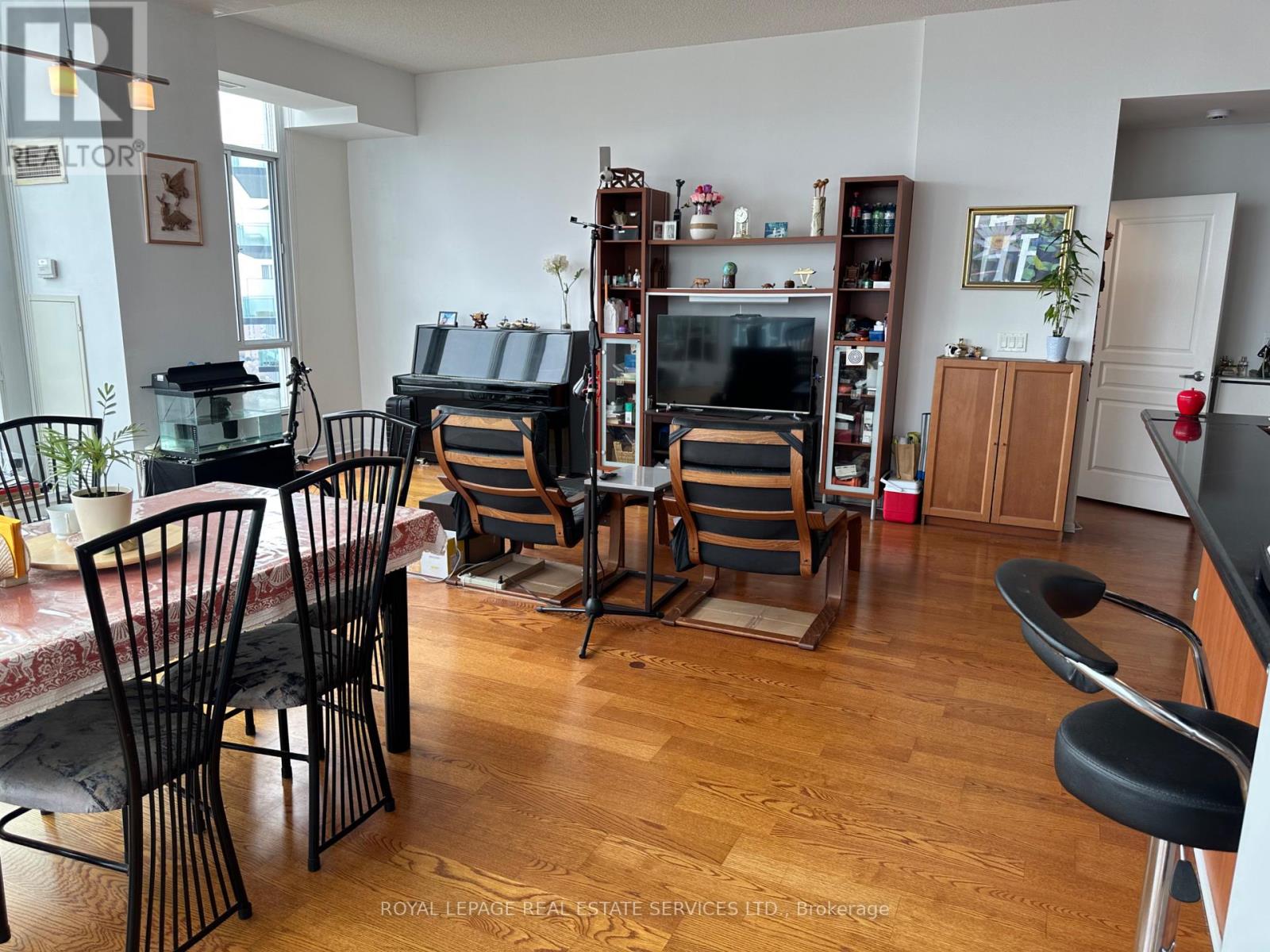 3302 - 220 Burnhamthorpe Road W, Mississauga, Ontario  L5B 4N4 - Photo 5 - W13025324