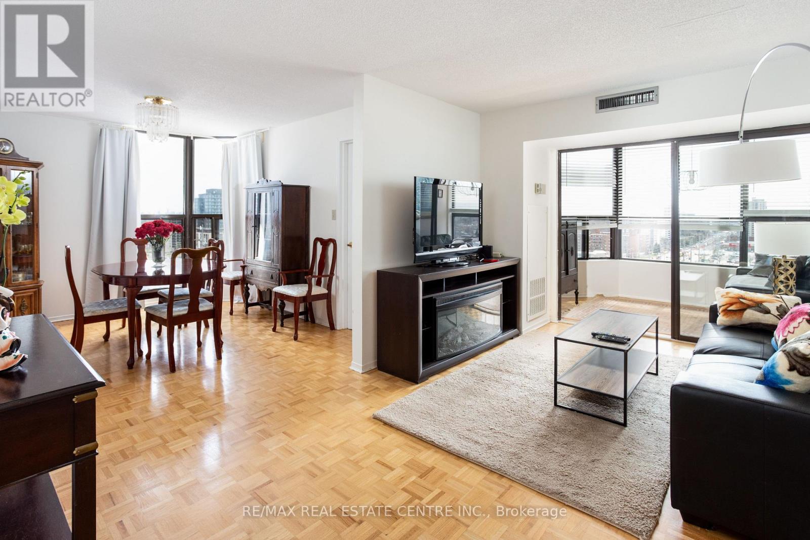 Ph06 - 25 Agnes Street, Mississauga, Ontario  L5B 3X7 - Photo 12 - W13025332