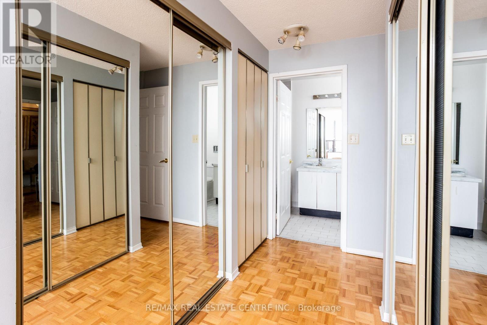 Ph06 - 25 Agnes Street, Mississauga, Ontario  L5B 3X7 - Photo 21 - W13025332