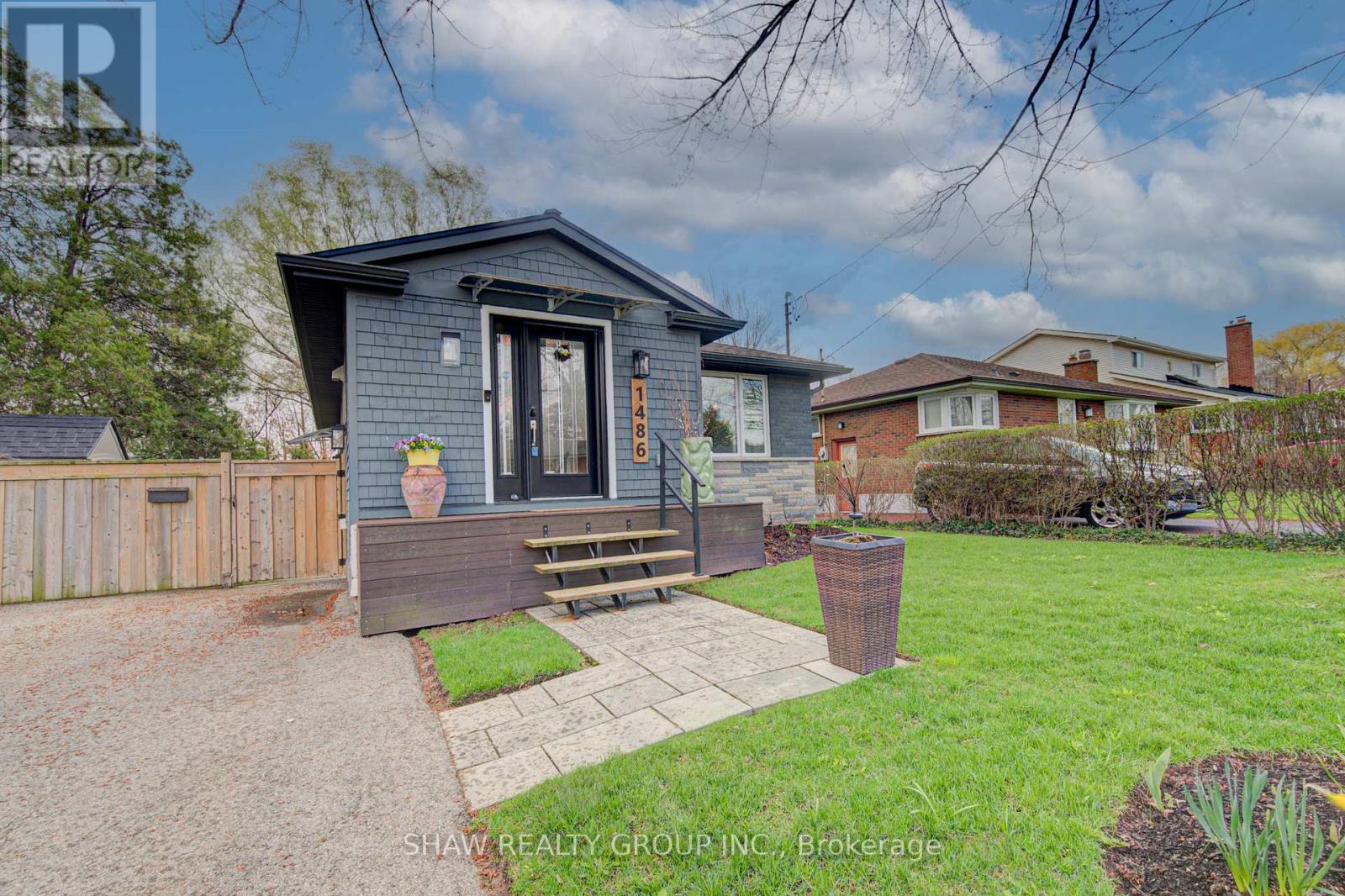 1486 Augustine Drive, Burlington (Mountainside), Ontario  L7P 2N2 - Photo 3 - W13025344