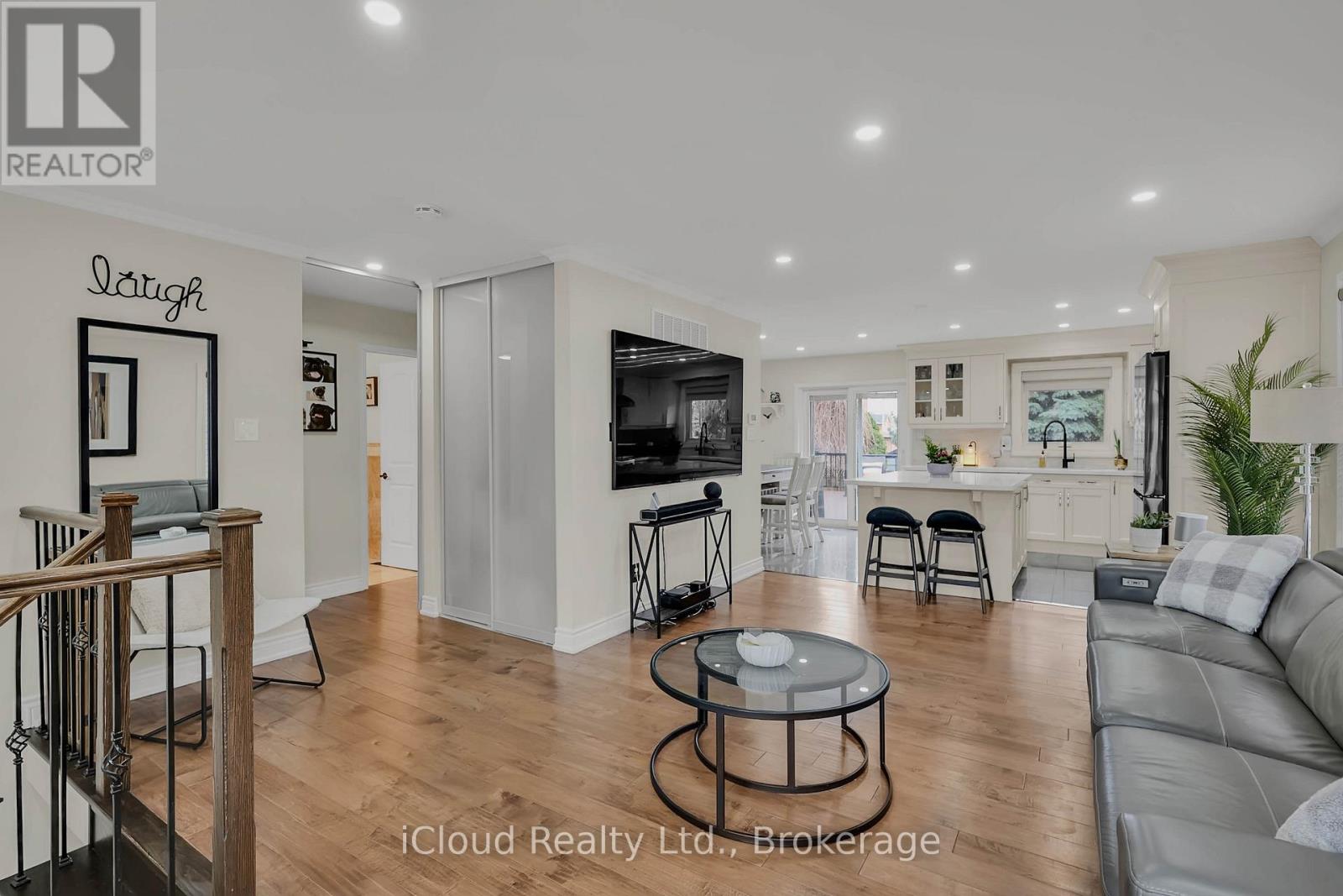 1370 Pickwick Drive, Mississauga, Ontario  L5V 2H4 - Photo 5 - W13025372