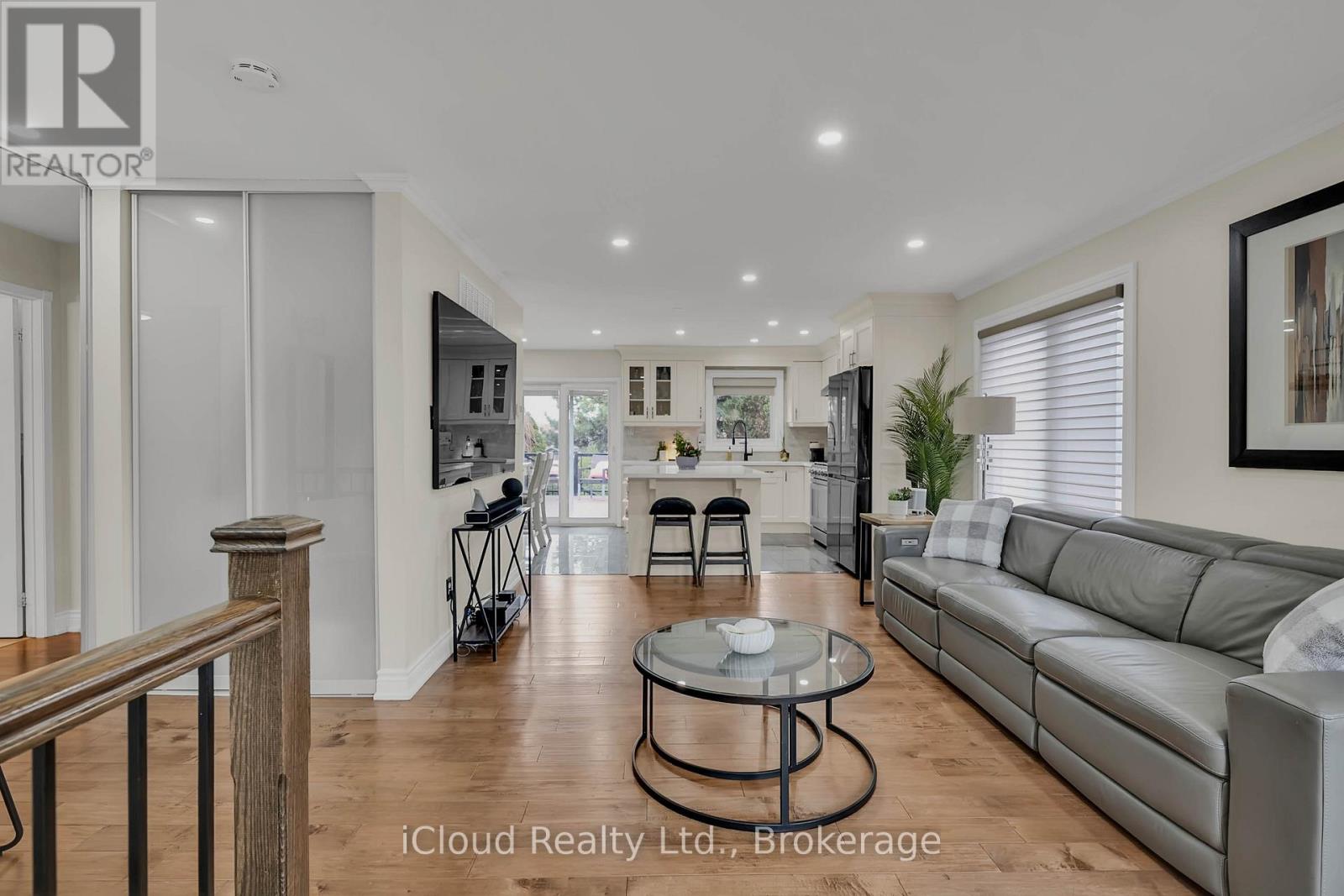 1370 Pickwick Drive, Mississauga, Ontario  L5V 2H4 - Photo 6 - W13025372