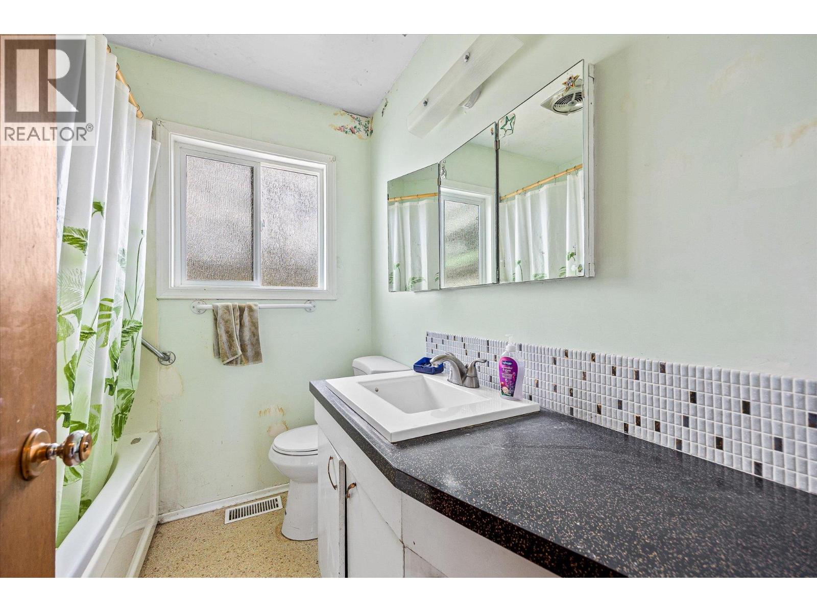 945 Kennedy Street, Kelowna, British Columbia  V1Y 4E9 - Photo 21 - 10383730