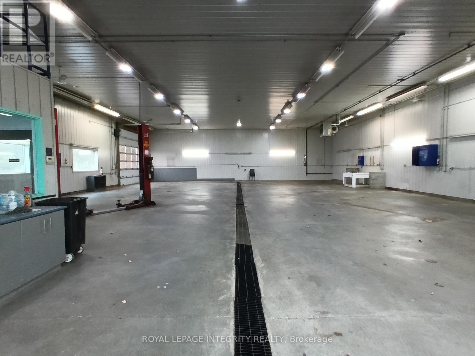 2724 Laurier Street, Clarence-Rockland, Ontario  K4K 1A2 - Photo 15 - X12070761