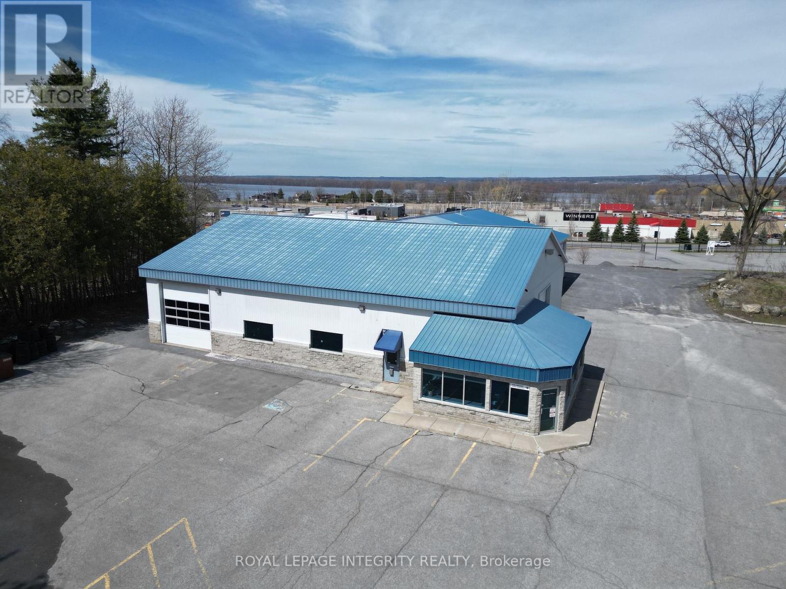 2724 Laurier Street, Clarence-Rockland, Ontario  K4K 1A2 - Photo 3 - X12070761