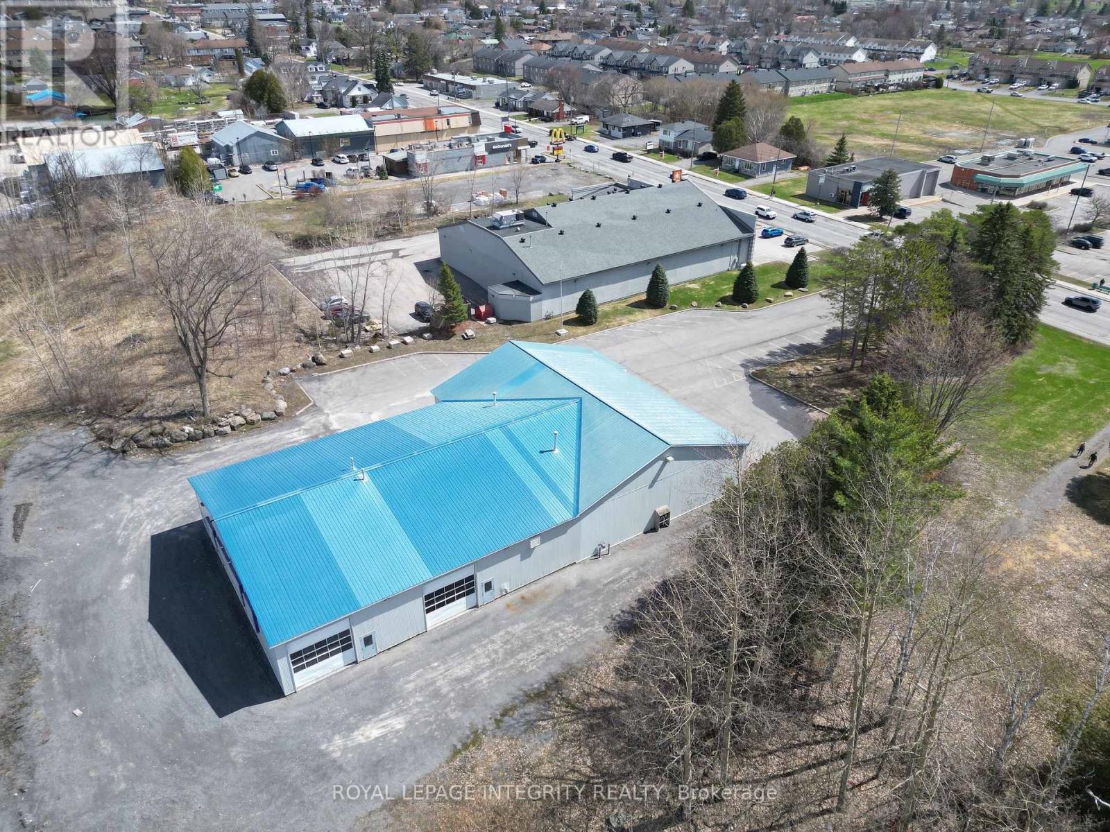 2724 Laurier Street, Clarence-Rockland, Ontario  K4K 1A2 - Photo 7 - X12070761