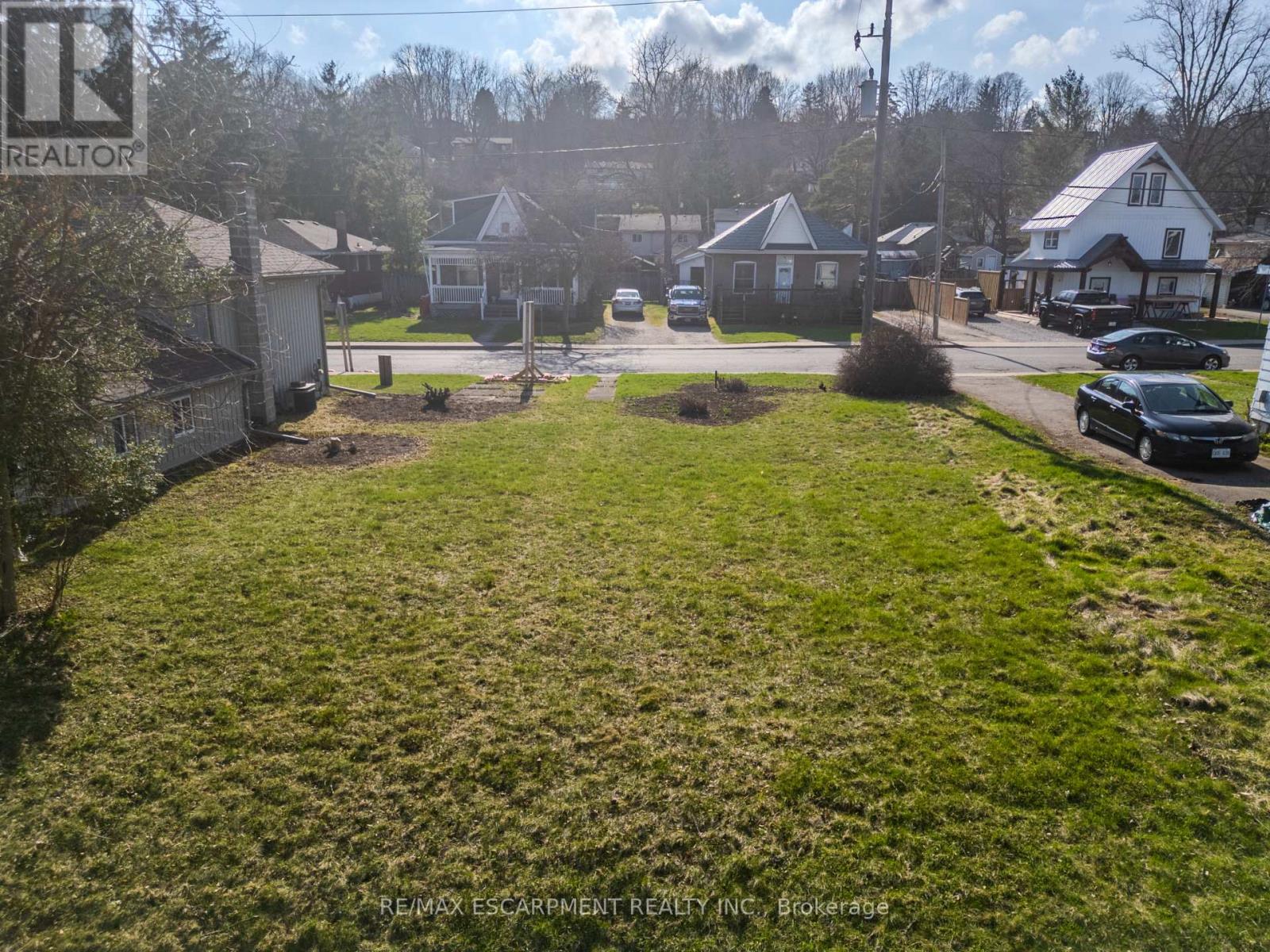 32 Washington Street, Brant, Ontario  N3L 2A5 - Photo 6 - X13025084