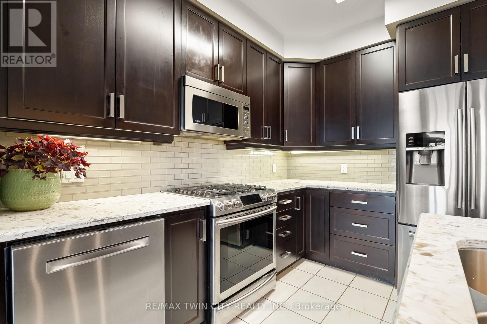 50 Greenwater Street, Kitchener, Ontario  N2R 0H2 - Photo 13 - X13025200