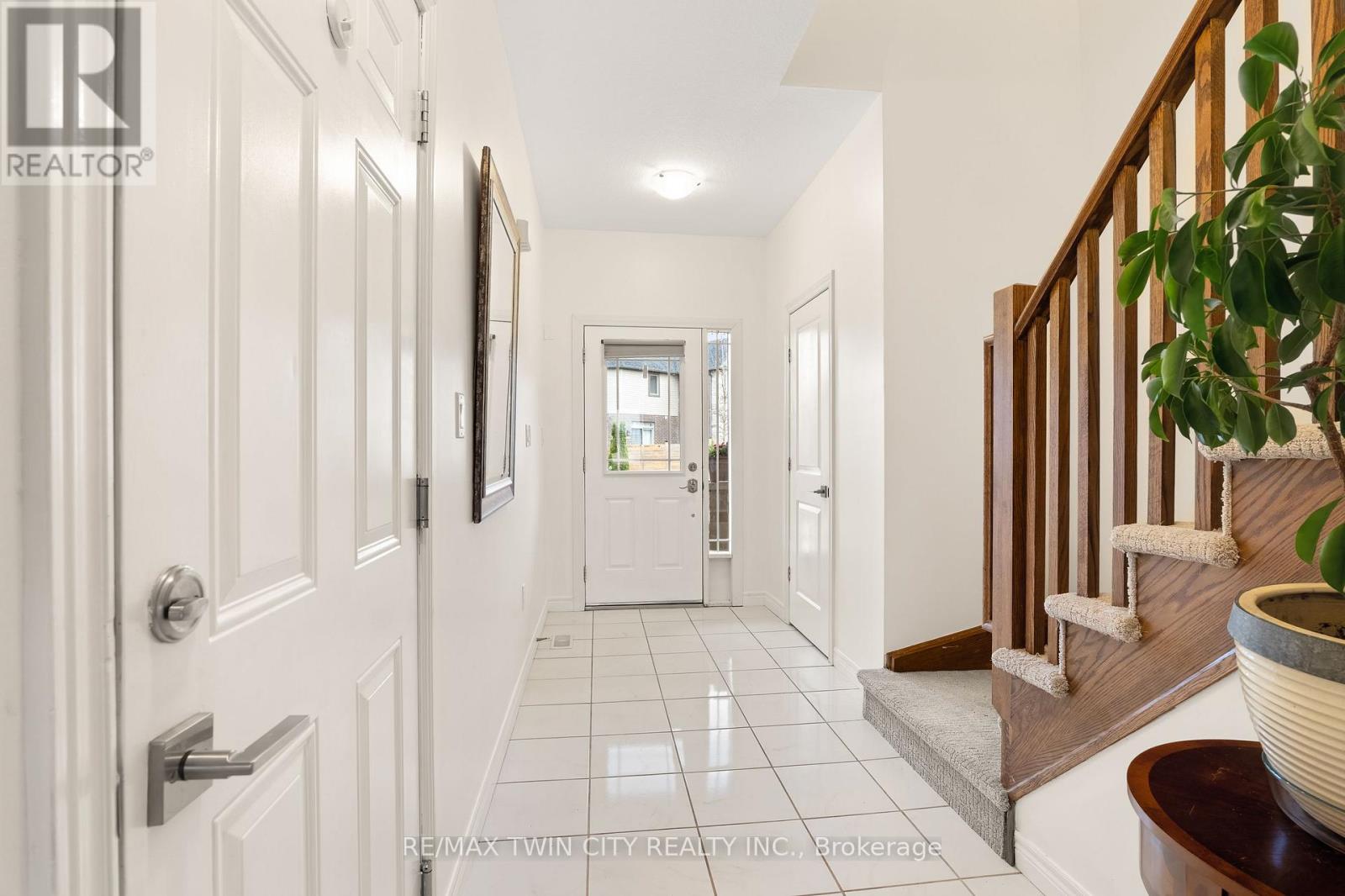 50 Greenwater Street, Kitchener, Ontario  N2R 0H2 - Photo 5 - X13025200