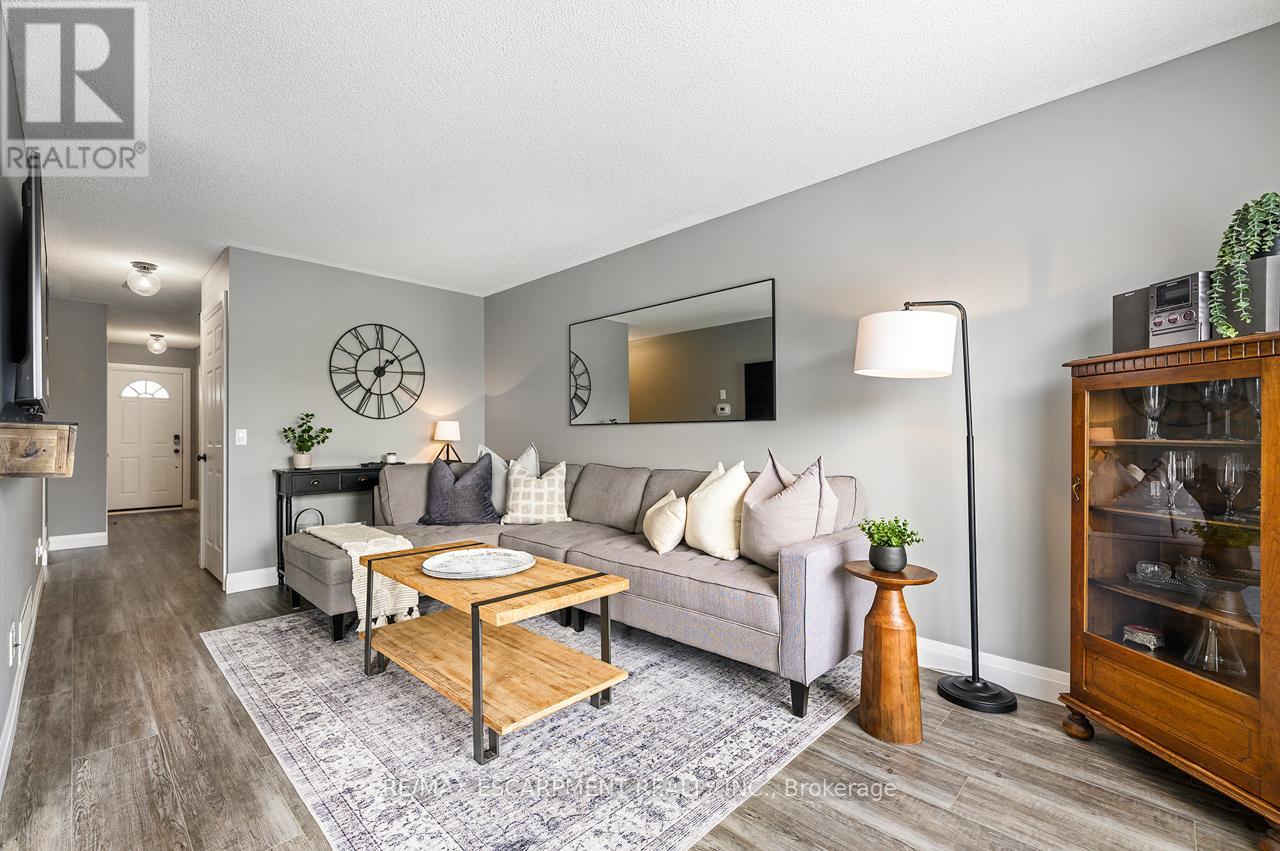 255 Hilltop Drive, North Dumfries, Ontario  N0B 1E0 - Photo 12 - X13025300