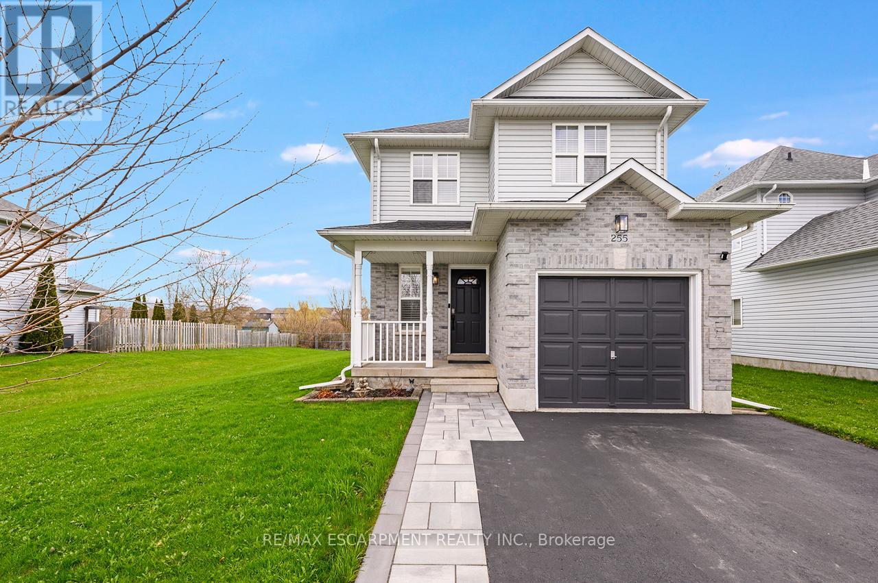 255 Hilltop Drive, North Dumfries, Ontario  N0B 1E0 - Photo 3 - X13025300