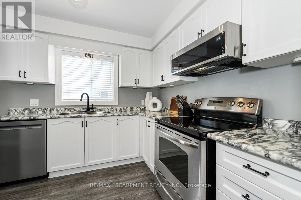 255 Hilltop Drive, North Dumfries, Ontario  N0B 1E0 - Photo 6 - X13025300