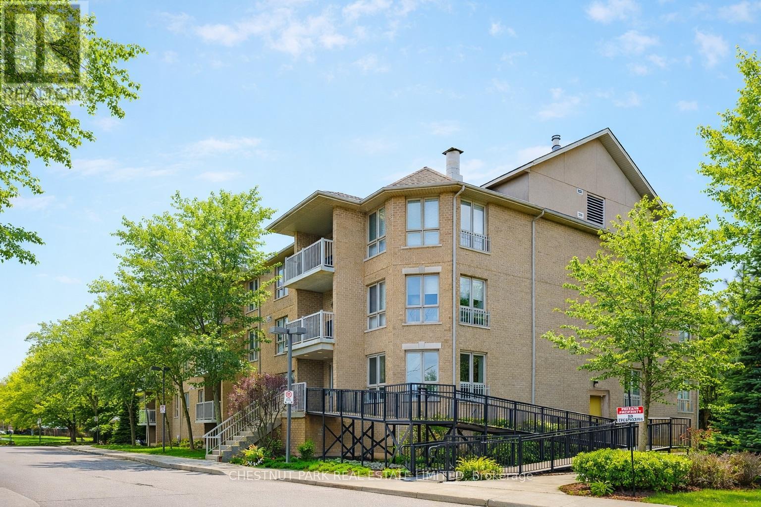 315 - 56 Kerman Avenue, Grimsby (Grimsby West), Ontario  L3M 0A1 - Photo 2 - X13025348