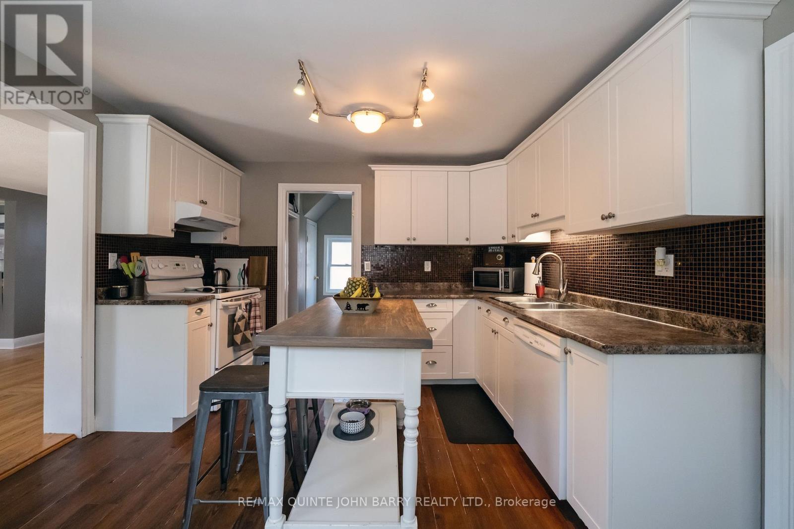 17 James Street, Quinte West, Ontario  K8V 2W8 - Photo 11 - X13025458