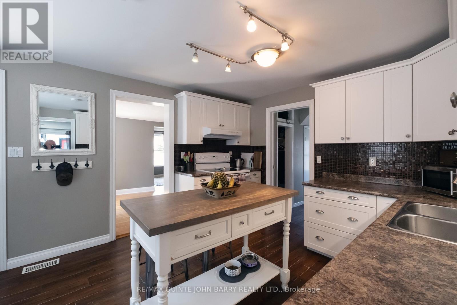 17 James Street, Quinte West, Ontario  K8V 2W8 - Photo 12 - X13025458