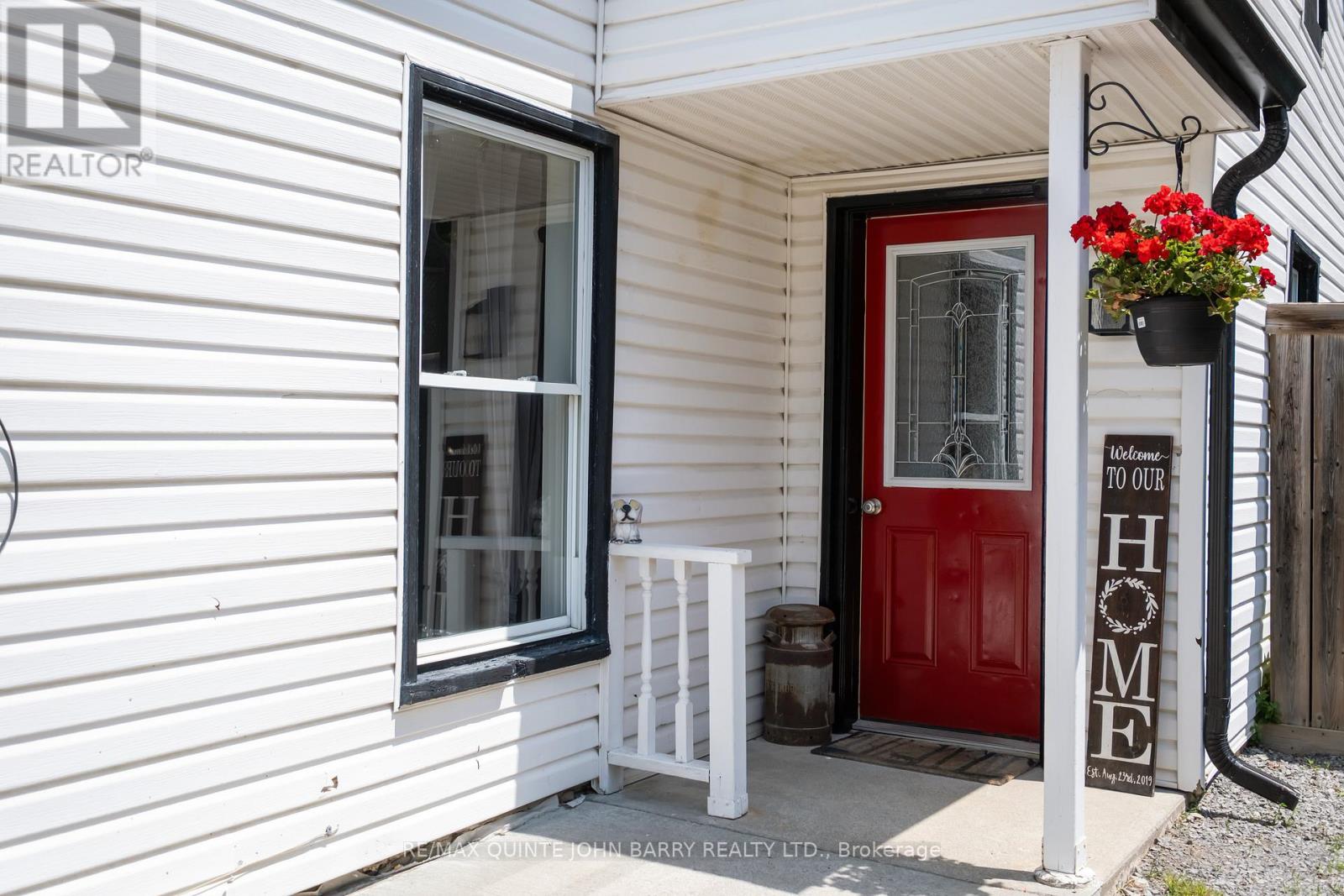 17 James Street, Quinte West, Ontario  K8V 2W8 - Photo 3 - X13025458