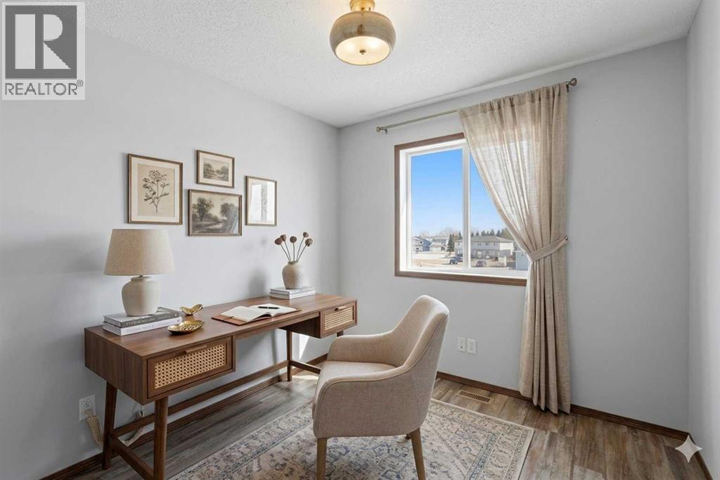 25 Winston Place, Blackfalds, Alberta  T4M 0K9 - Photo 6 - A2291139