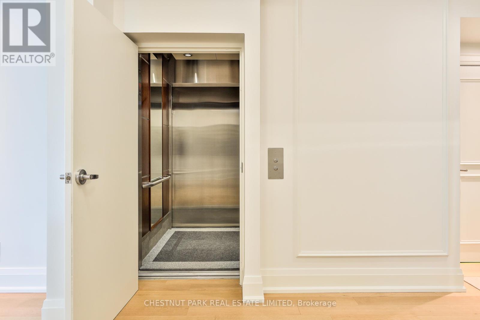 909 - 25 Scrivener Square, Toronto, Ontario  M4W 3Y6 - Photo 3 - C13018618