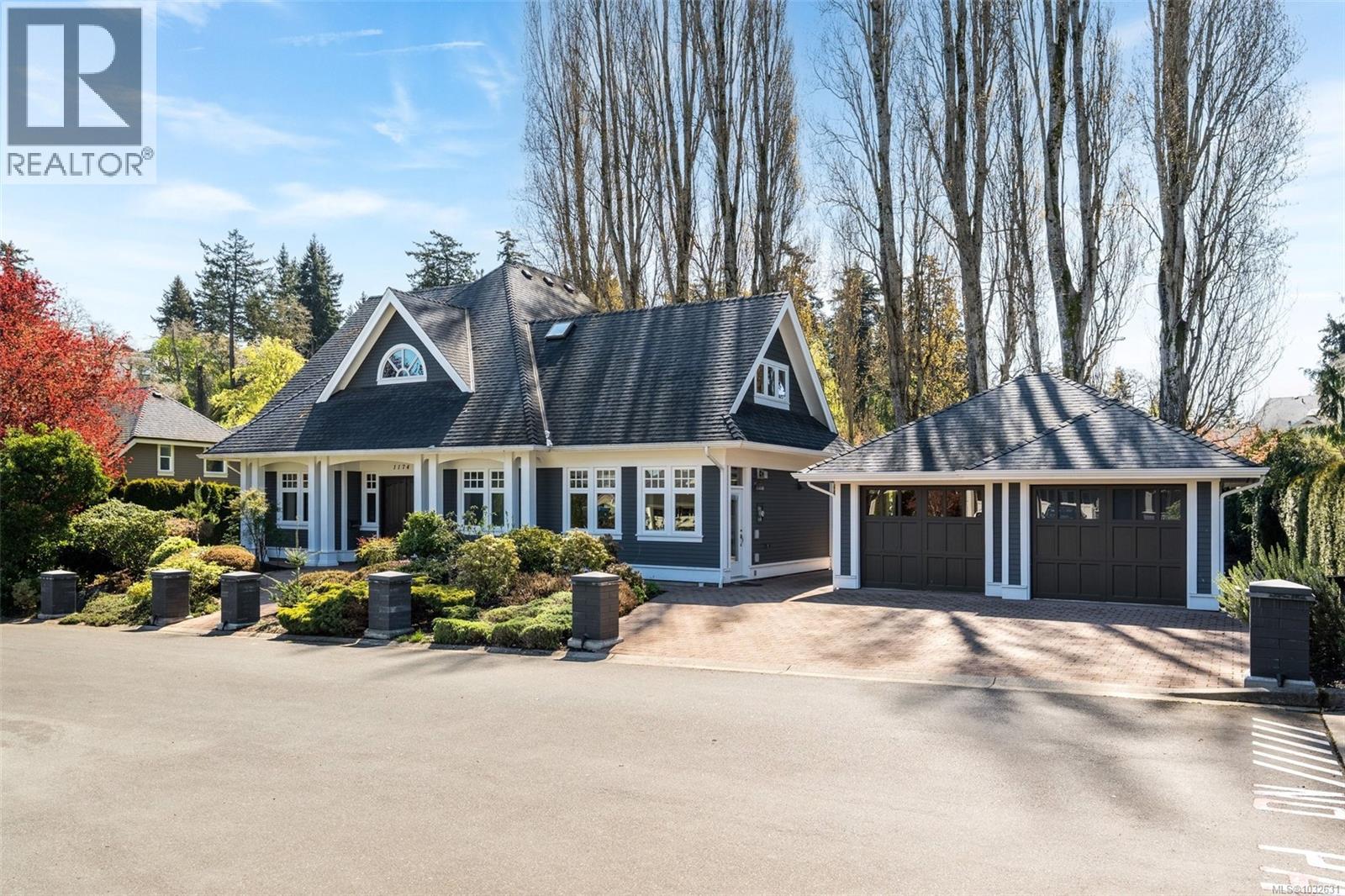 1174 South Valley Pl, Saanich, British Columbia  V8Z 7Z1 - Photo 1 - 1032631