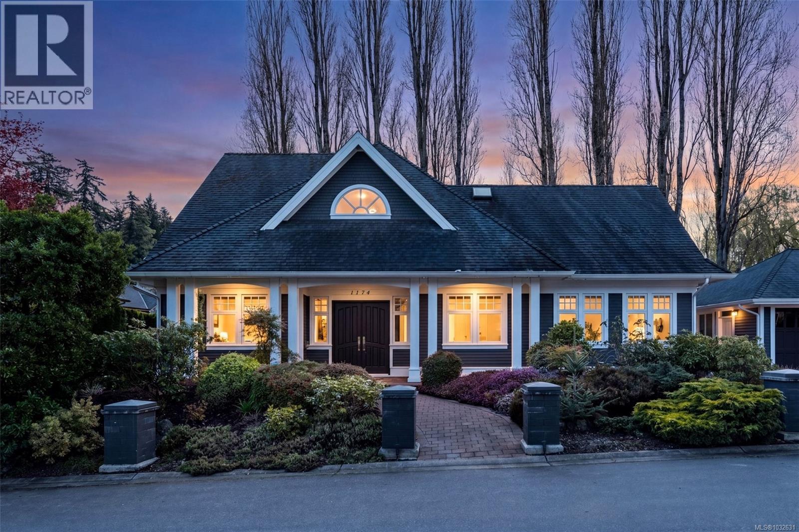 1174 South Valley Pl, Saanich, British Columbia  V8Z 7Z1 - Photo 2 - 1032631