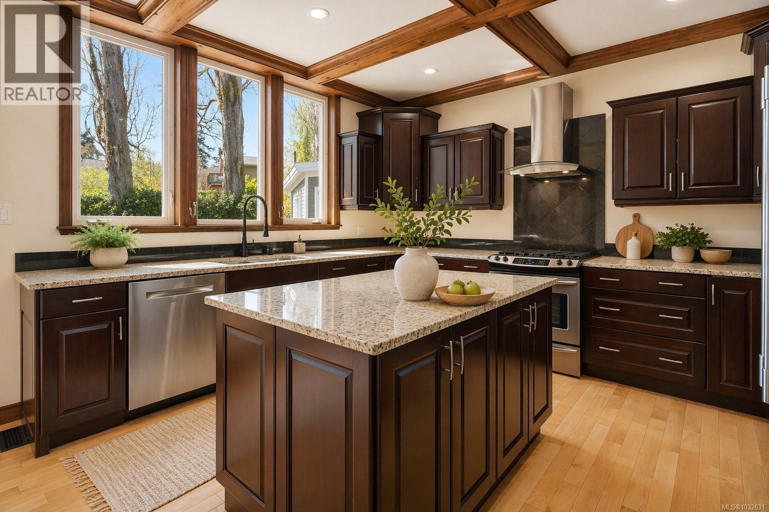 1174 South Valley Pl, Saanich, British Columbia  V8Z 7Z1 - Photo 4 - 1032631