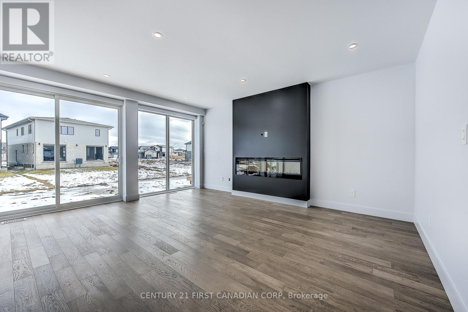 Photo 6 of 30 for 245 Hesselman Crescent